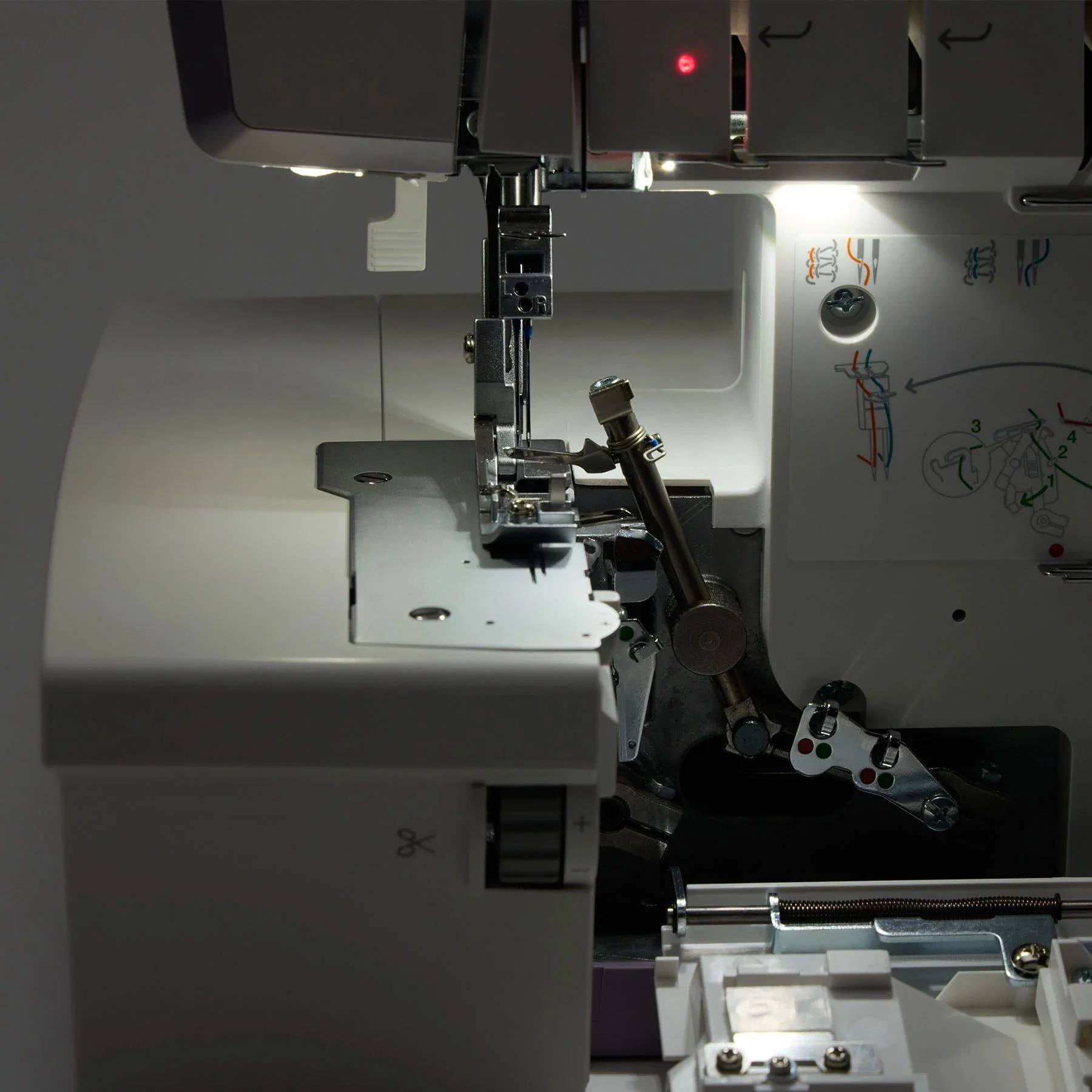 HUSQVARNA® VIKING® AMBER™ S | 300 Overlock Machine - Image 11
