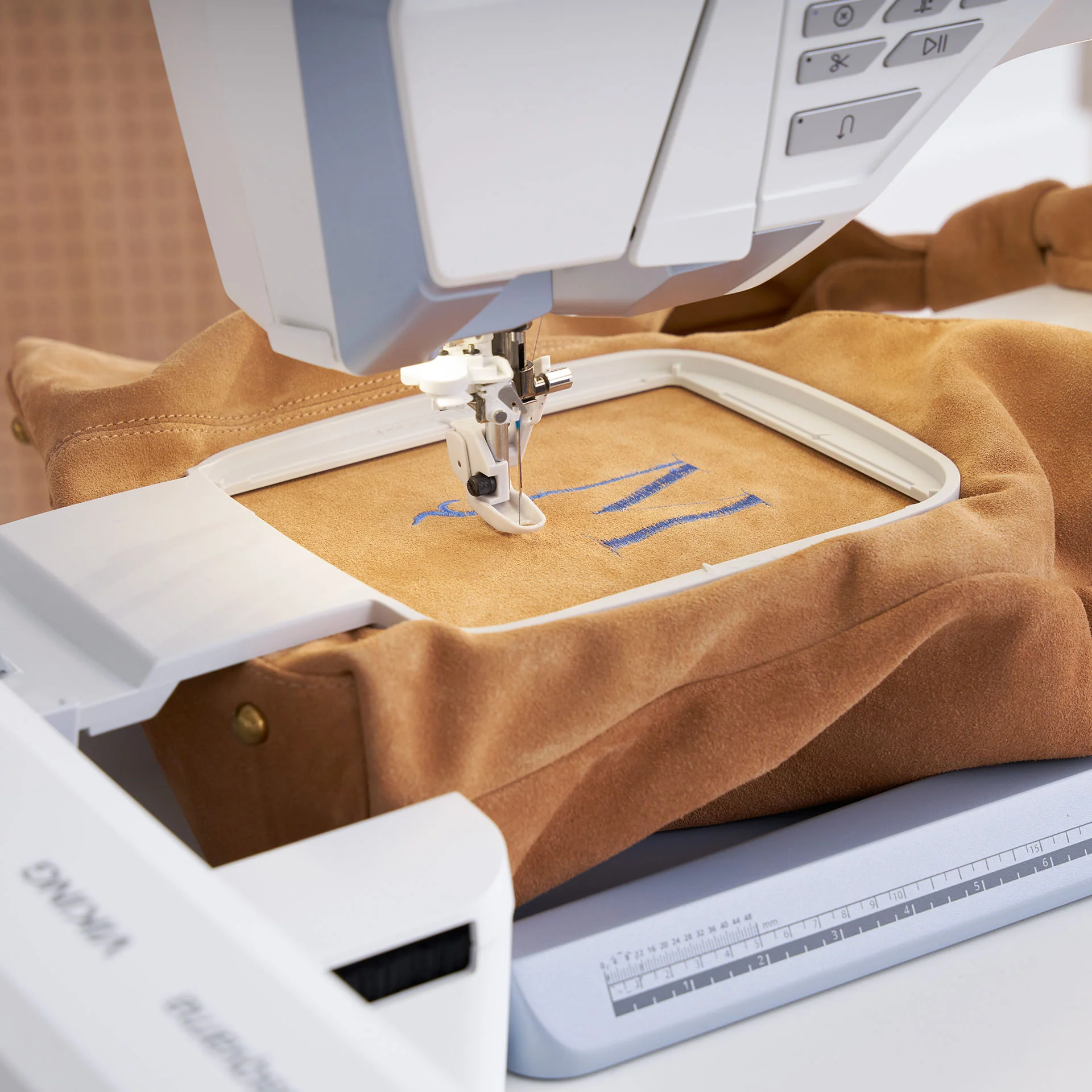 HUSQVARNA® VIKING® DESIGNER EPIC™ 3 Sewing & Embroidery Machine Nordic Frost - Image 5