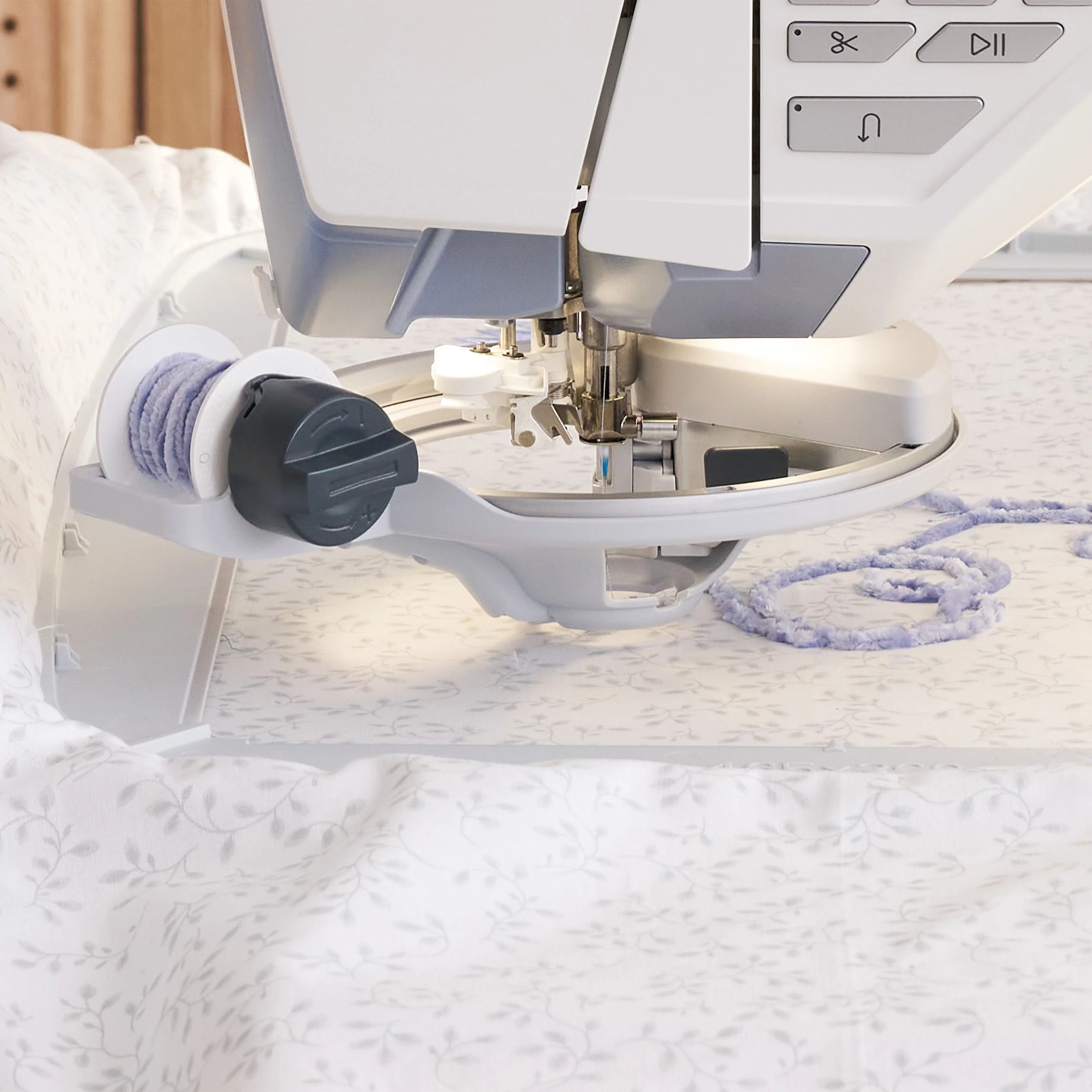 HUSQVARNA® VIKING® DESIGNER EPIC™ 3 Sewing & Embroidery Machine Nordic Frost - Image 7