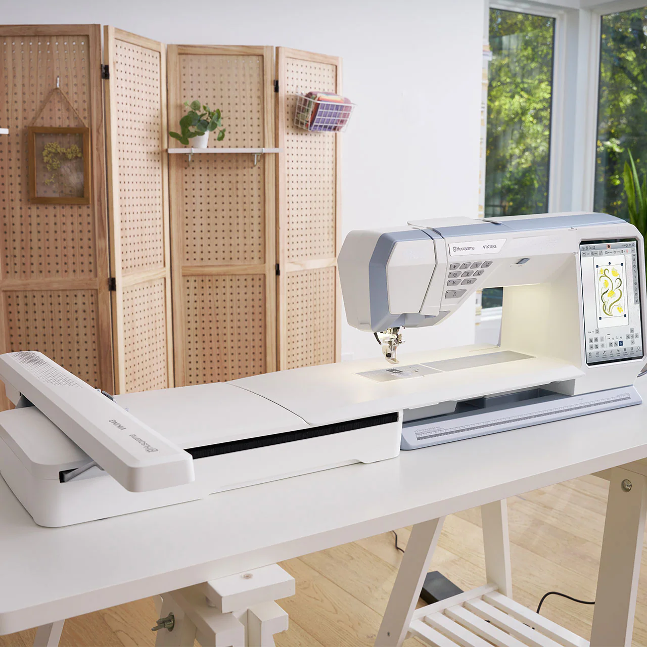 HUSQVARNA® VIKING® DESIGNER EPIC™ 3 Sewing & Embroidery Machine Nordic Frost - Image 8