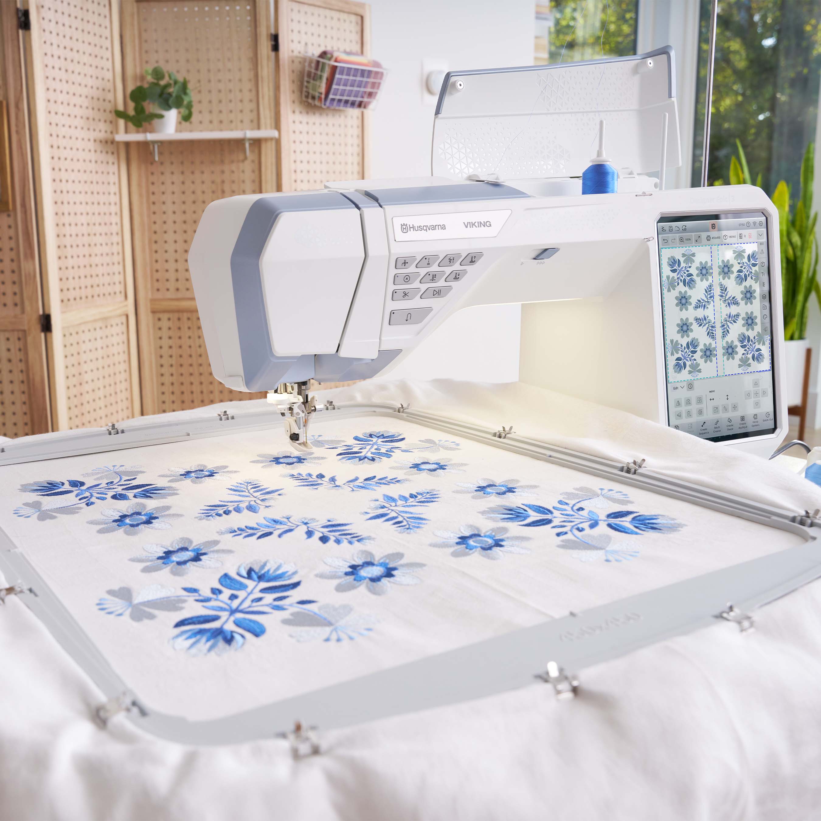 HUSQVARNA® VIKING® DESIGNER EPIC™ 3 Sewing & Embroidery Machine Nordic Frost - Image 9