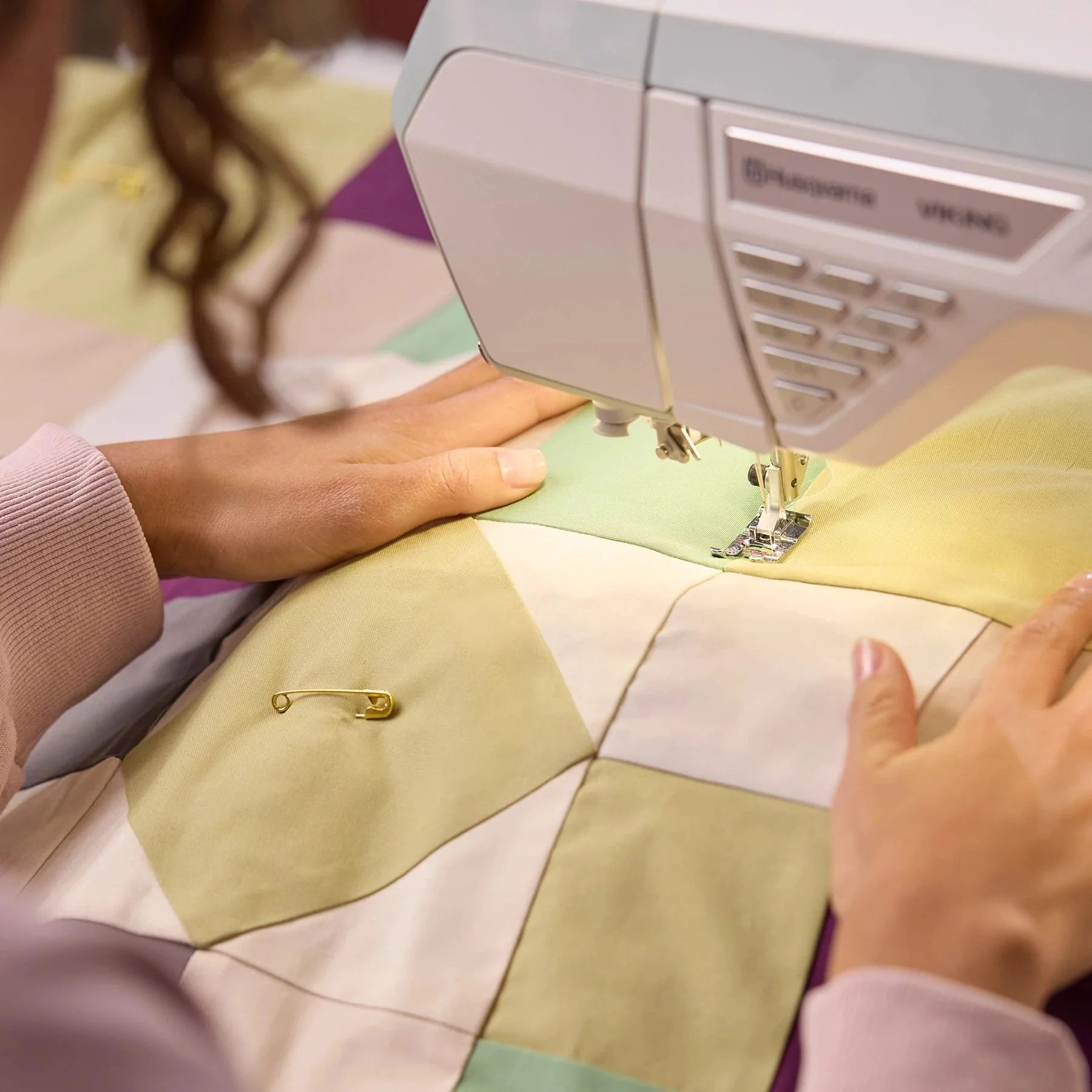 HUSQVARNA® VIKING® DESIGNER TOPAZ™ 55Q Sewing Machine - Image 6