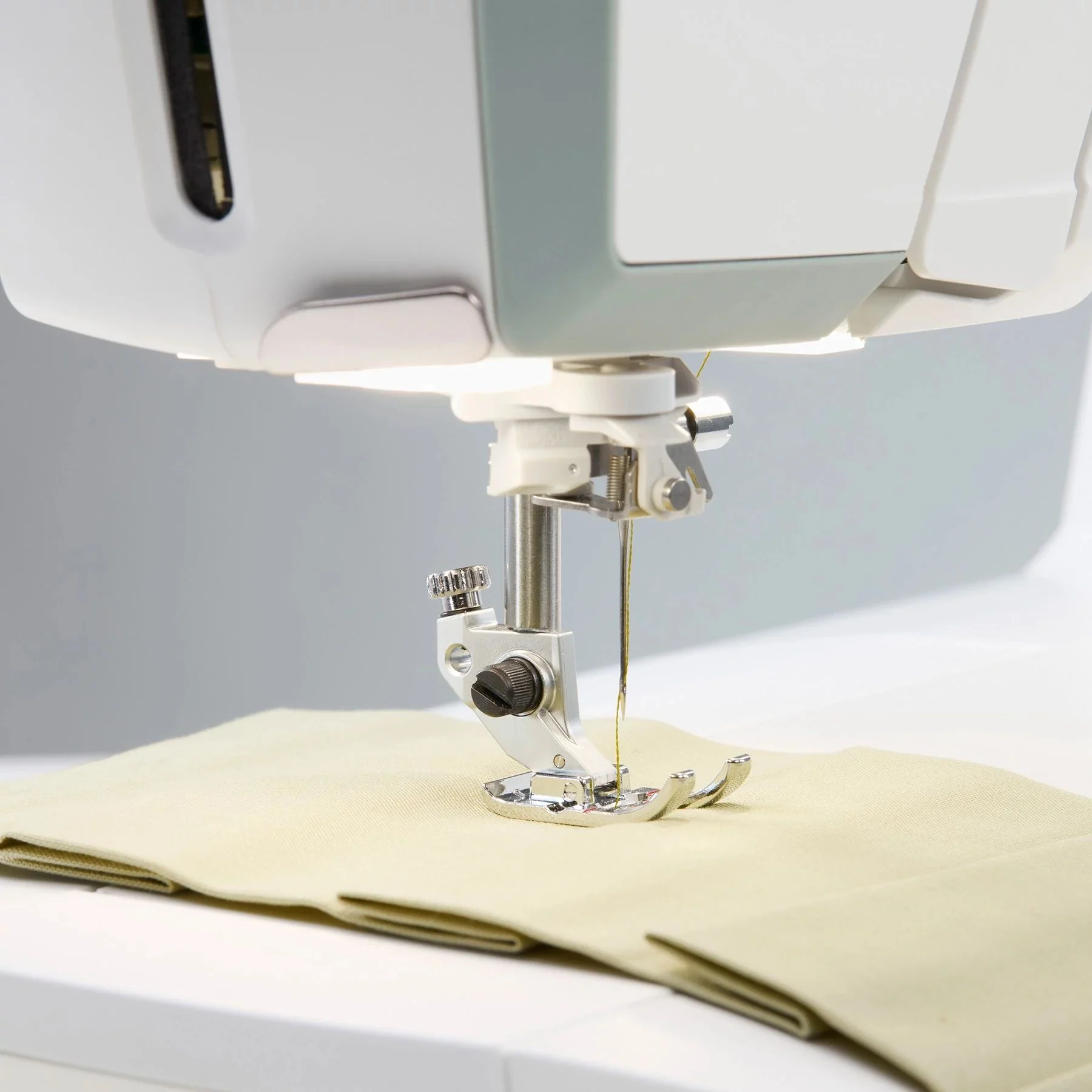 HUSQVARNA® VIKING® DESIGNER TOPAZ™ 55Q Sewing Machine - Image 8