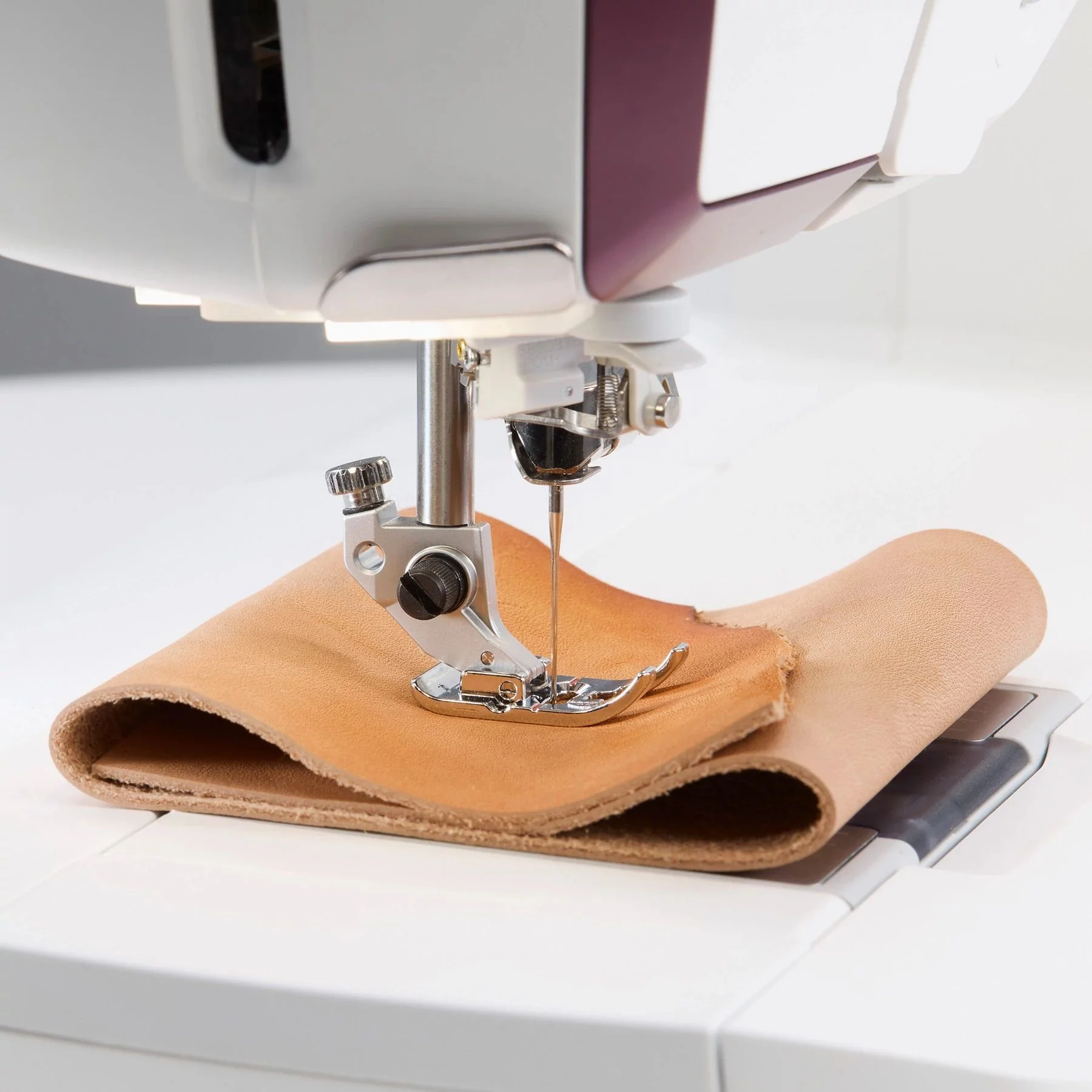 HUSQVARNA® VIKING® DESIGNER TOPAZ™ 65 Sewing & Embroidery Machine - Image 8