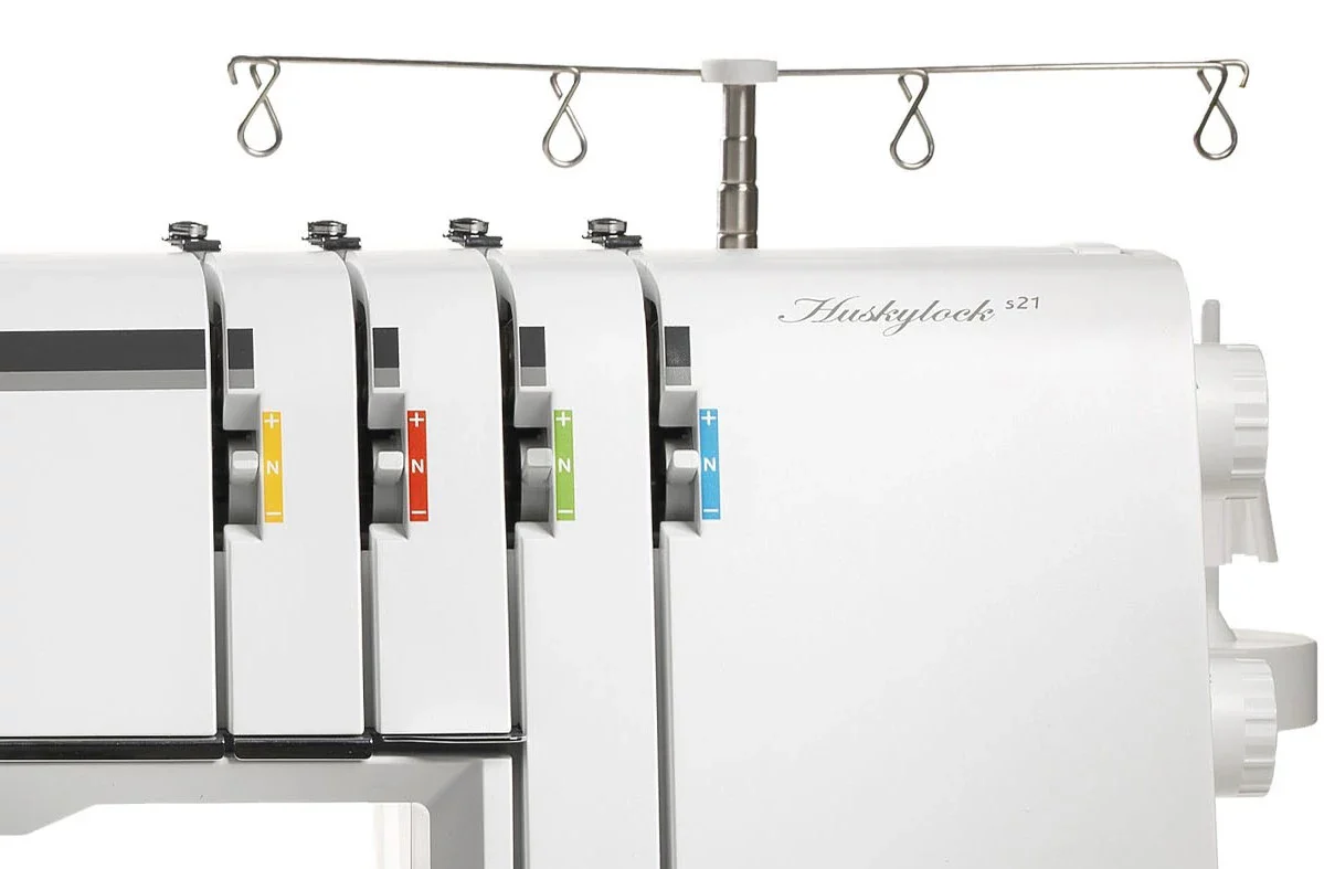 HUSQVARNA® VIKING® HUSKYLOCK™ S21 Overlock Machine - Image 7