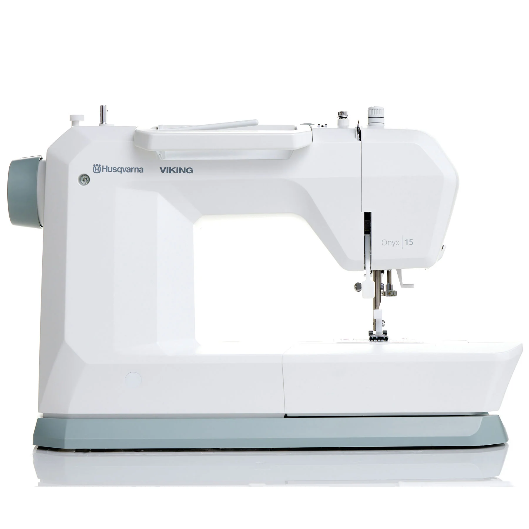 HUSQVARNA® VIKING® ONYX™ 15 Sewing Machine - Image 12
