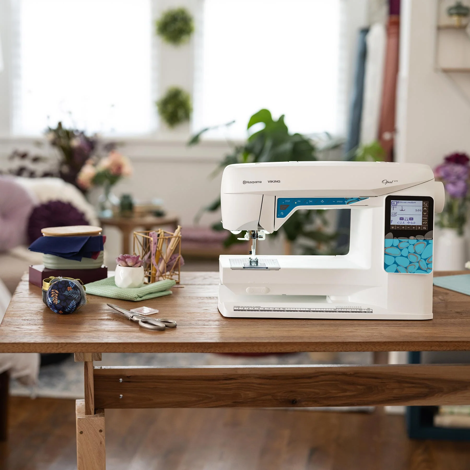 HUSQVARNA® VIKING® OPAL™ 670 Sewing Machine - Image 10
