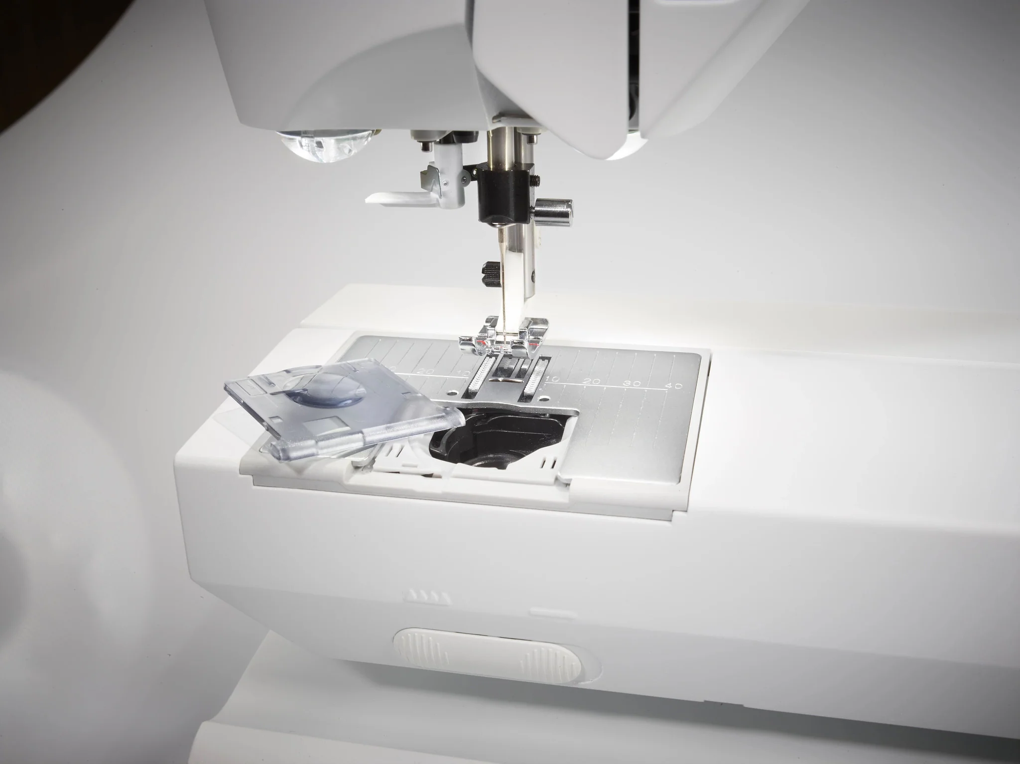 HUSQVARNA® VIKING® OPAL™ 670 Sewing Machine - Image 8