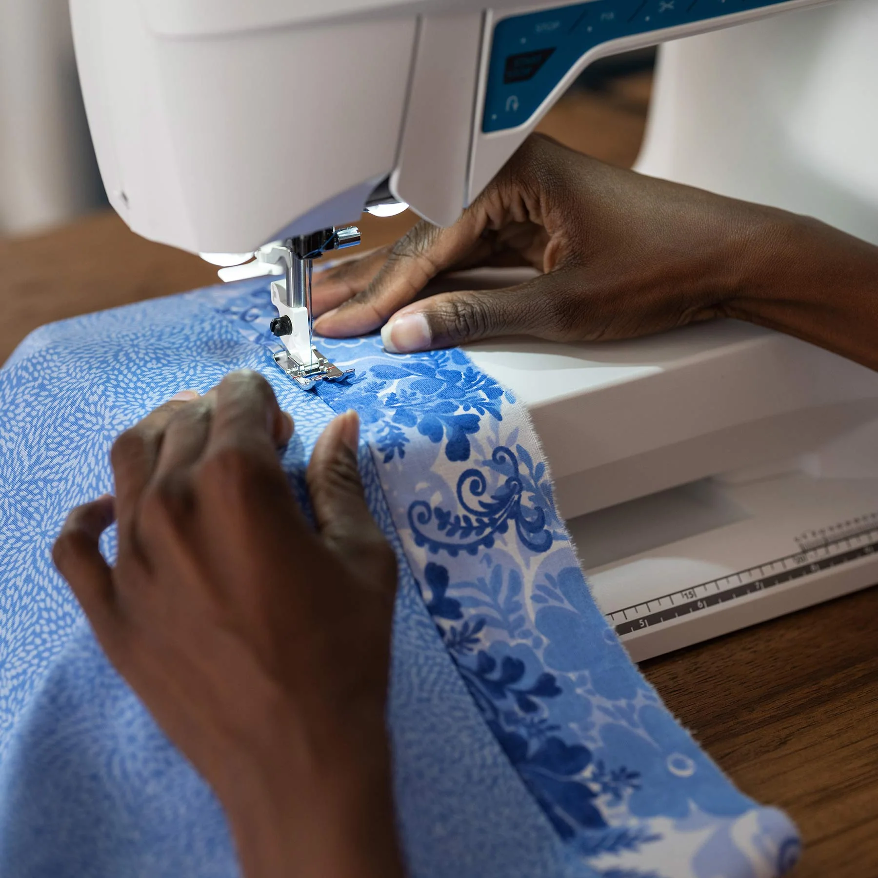 HUSQVARNA® VIKING® OPAL™ 670 Sewing Machine - Image 9