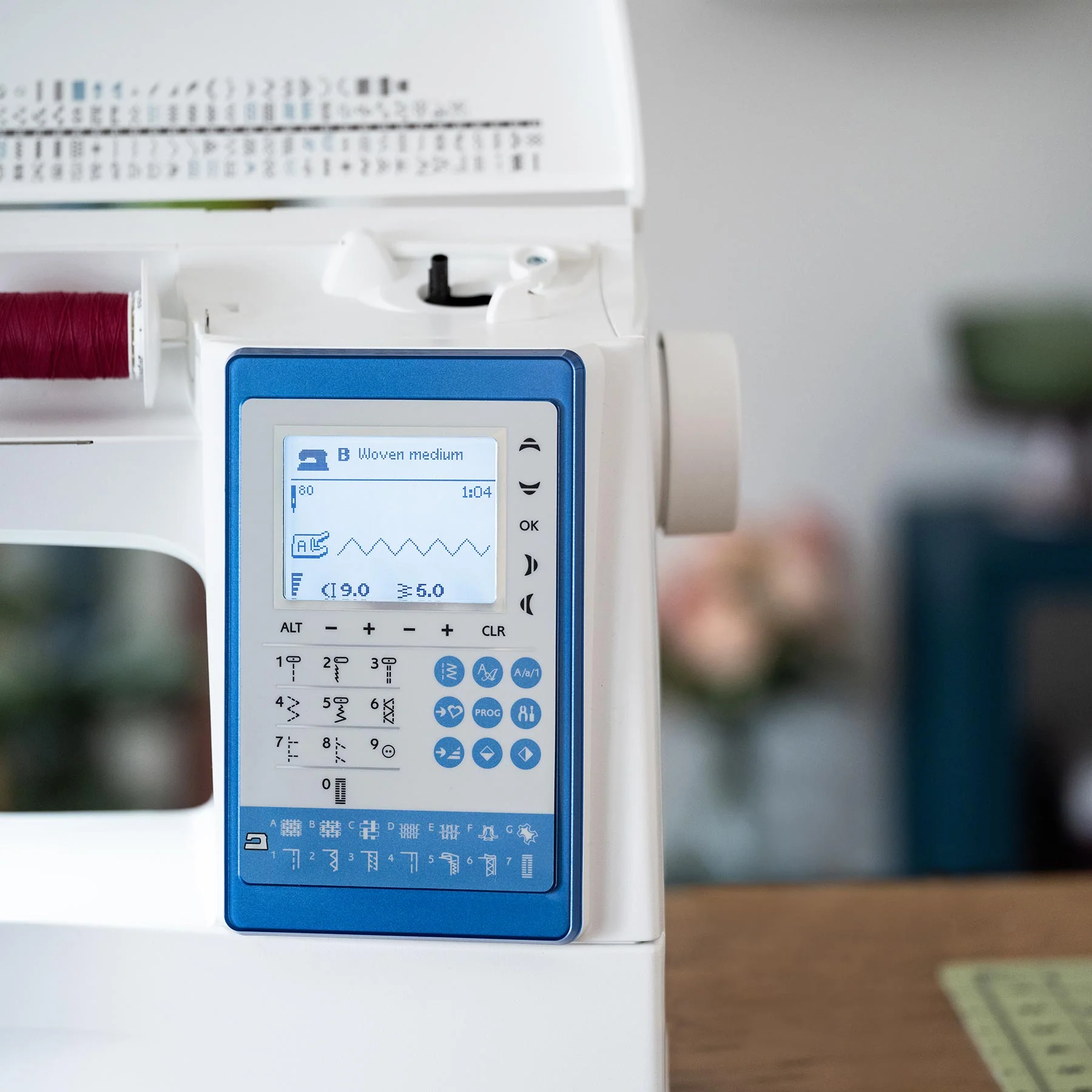 HUSQVARNA® VIKING® SAPPHIRE™ 930 Sewing Machine - Image 7