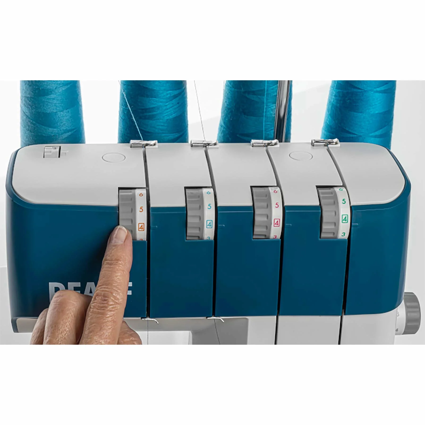 PFAFF® admire™ 1000 Overlock Machine - Image 3