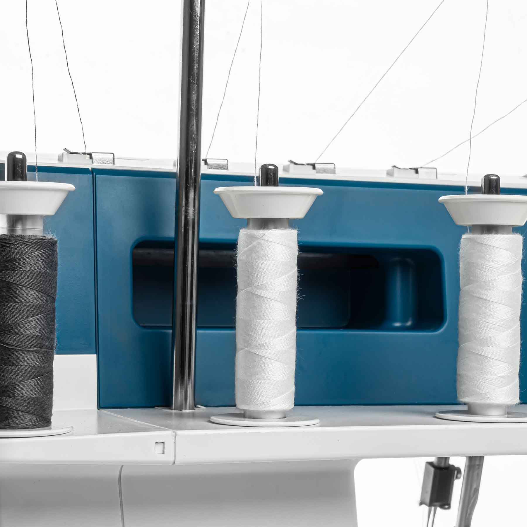 PFAFF® admire™ 1000 Overlock Machine - Image 6