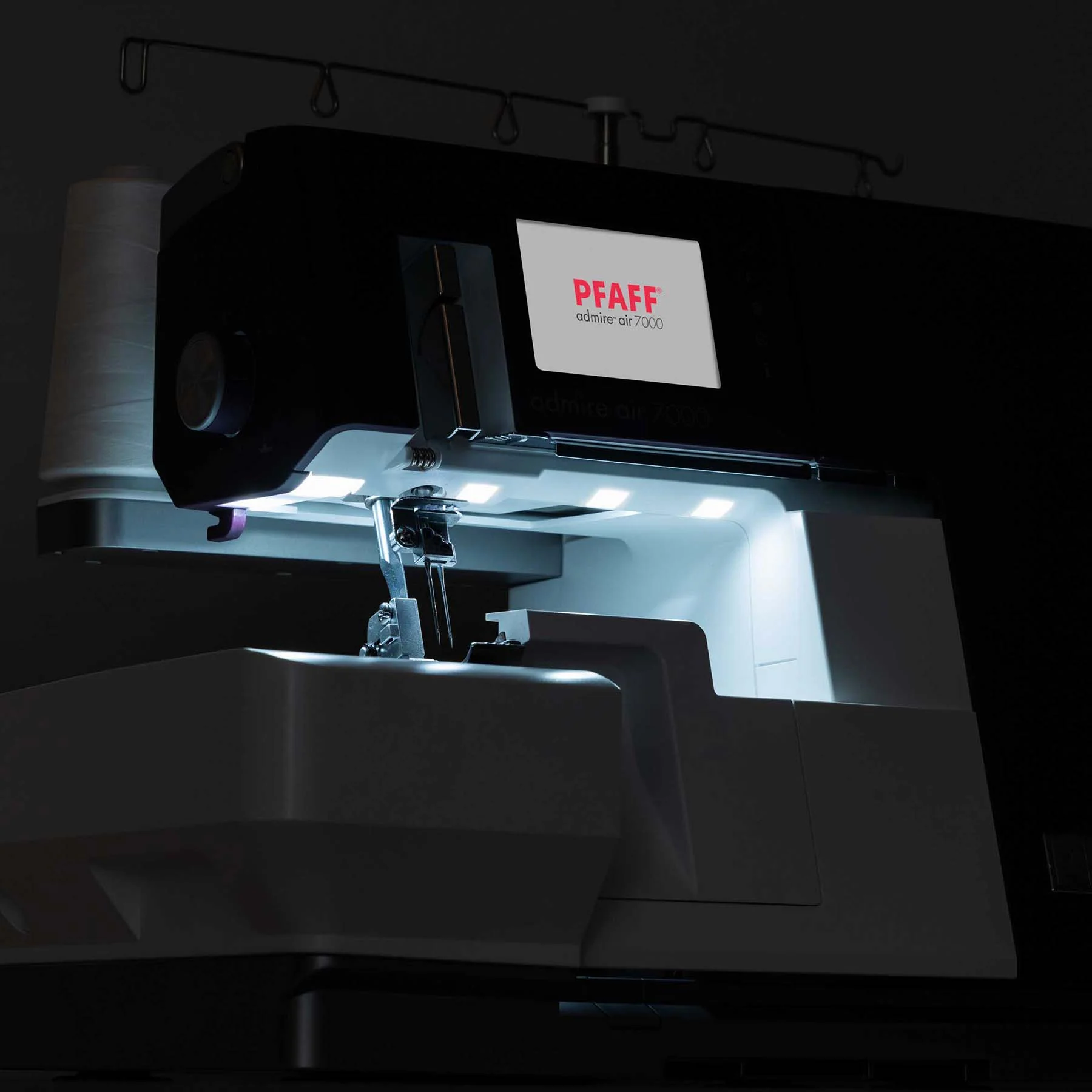 PFAFF® admire™ air 7000 Coverlock Machine - Image 8
