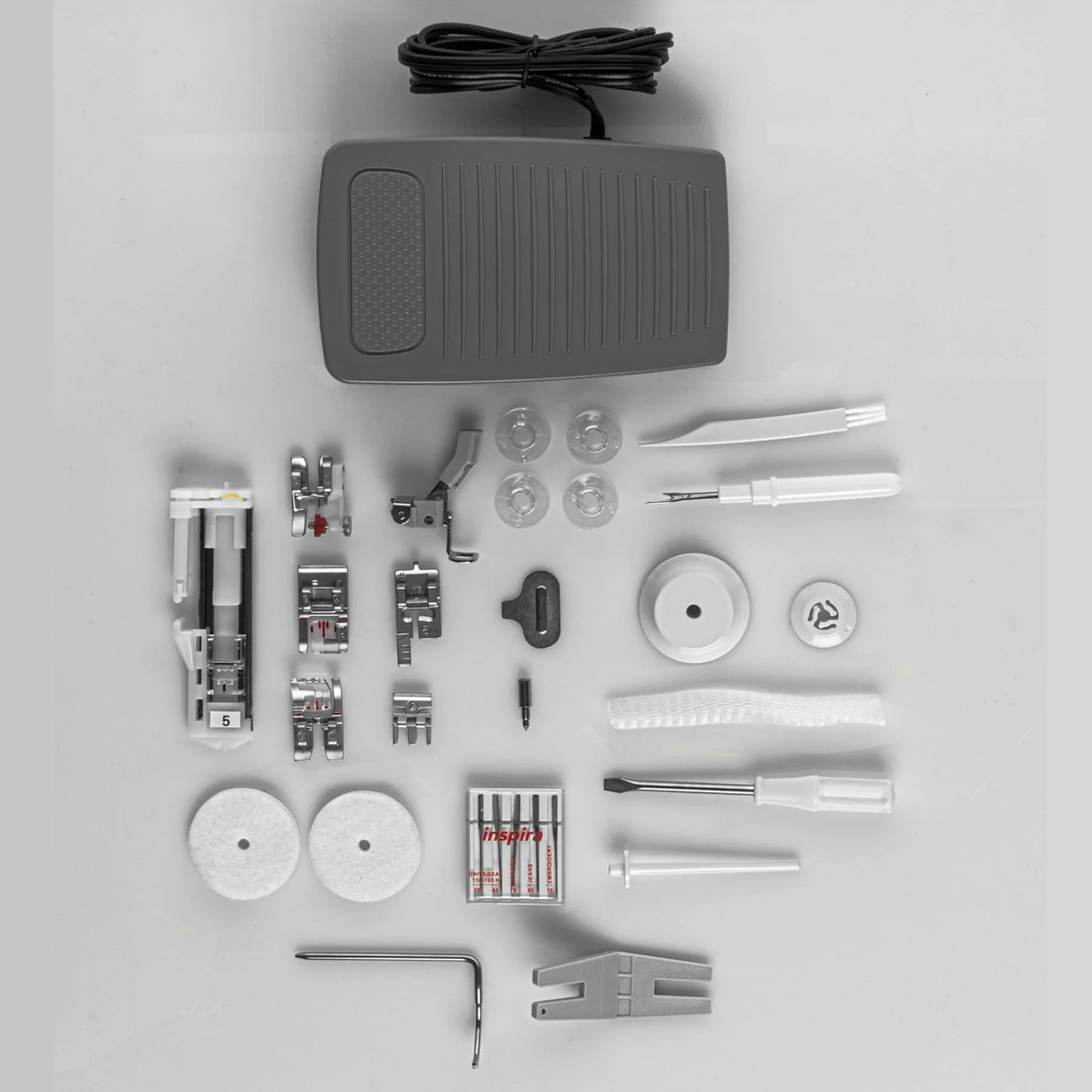 PFAFF® creative™ ambition™ 640 Sewing and Embroidery Machine - Image 6
