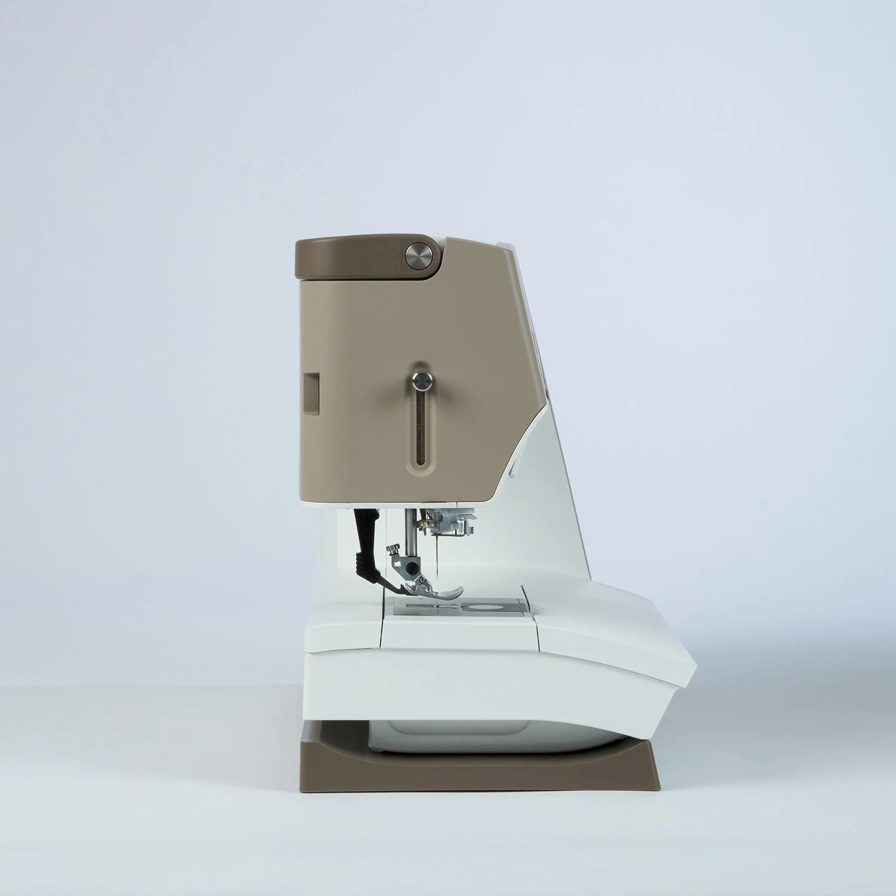 PFAFF® creative elevate™ 680 Sewing Machine - Image 4