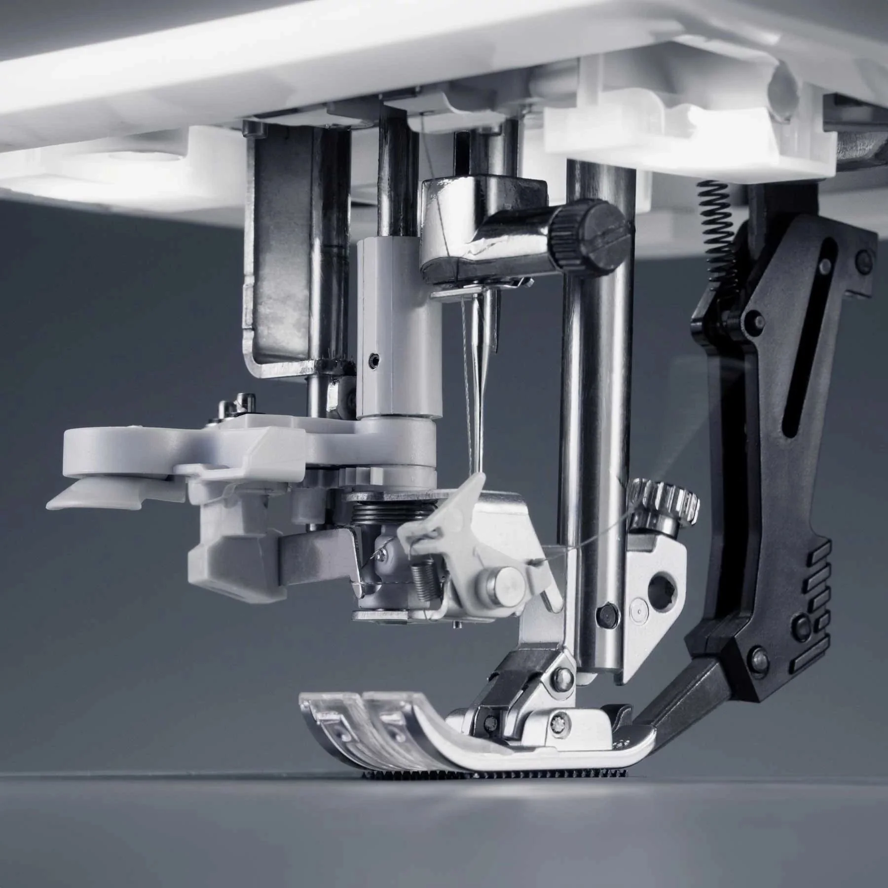 PFAFF® quilt expression™ 725 Sewing Machine - Image 15
