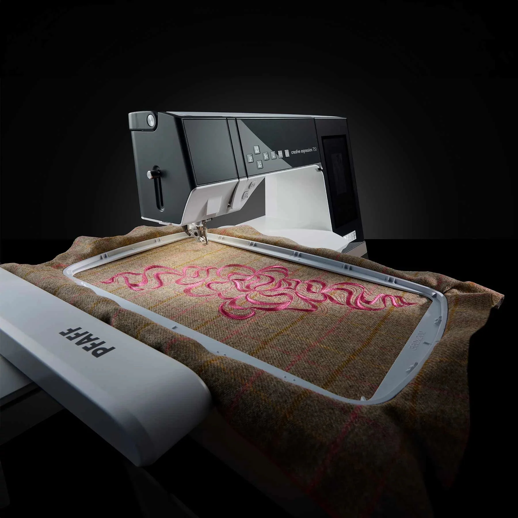 PFAFF® creative expression™ 750 Sewing and Embroidery Machine - Image 5