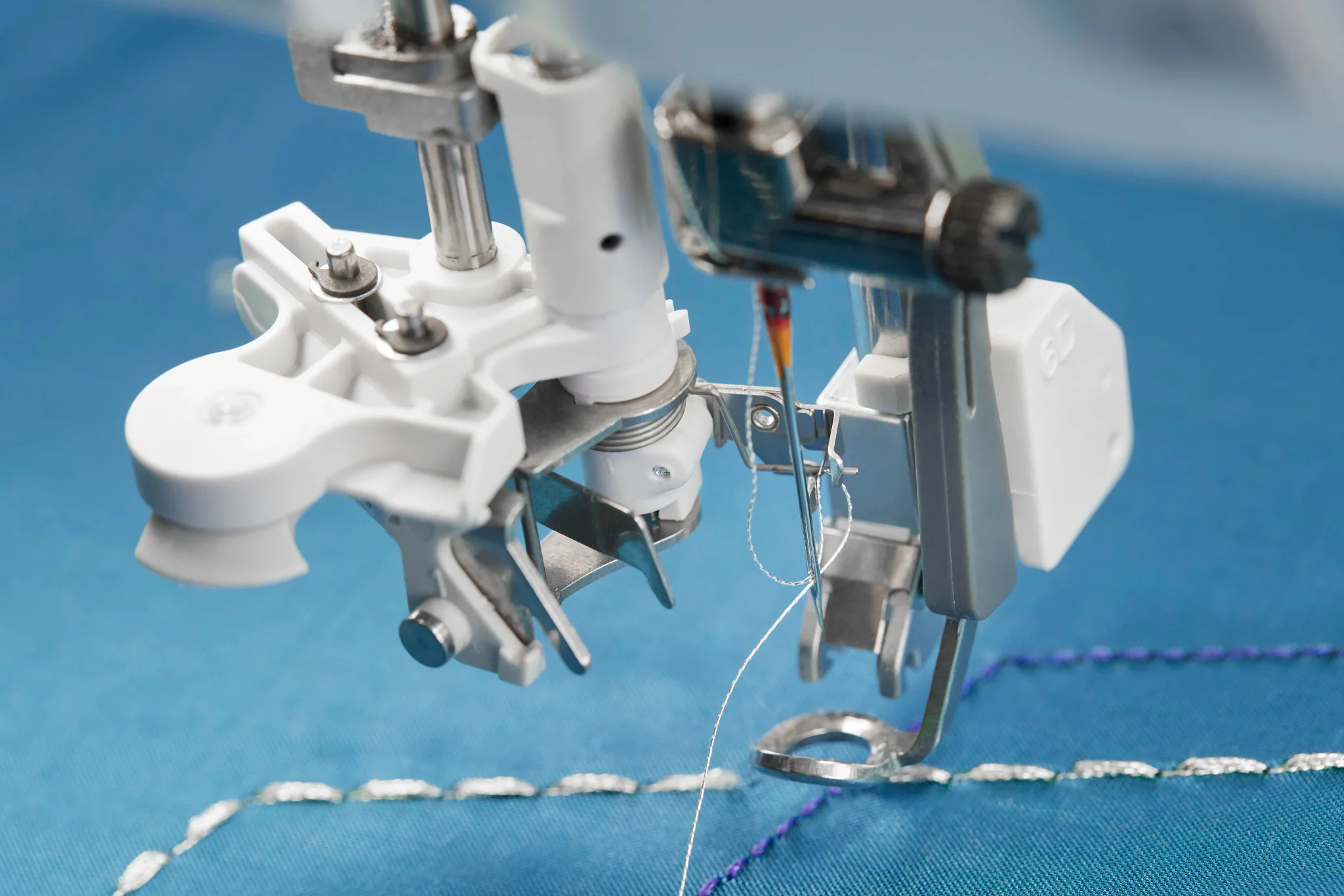 PFAFF® creative performance™ 950 Sewing & Embroidery Machine - Image 15