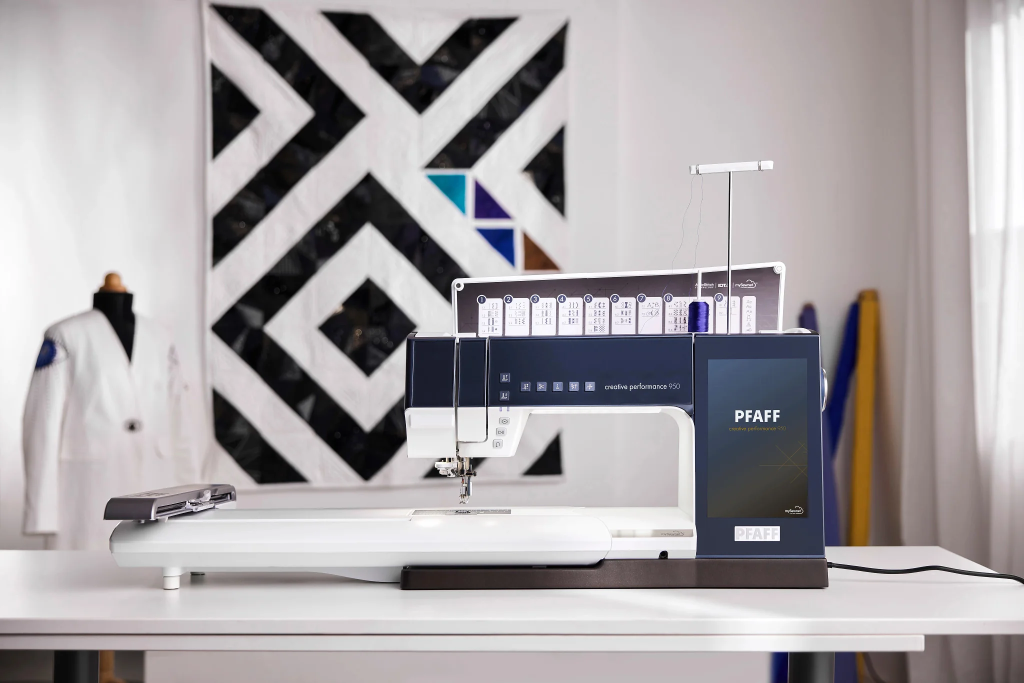 PFAFF® creative performance™ 950 Sewing & Embroidery Machine - Image 6