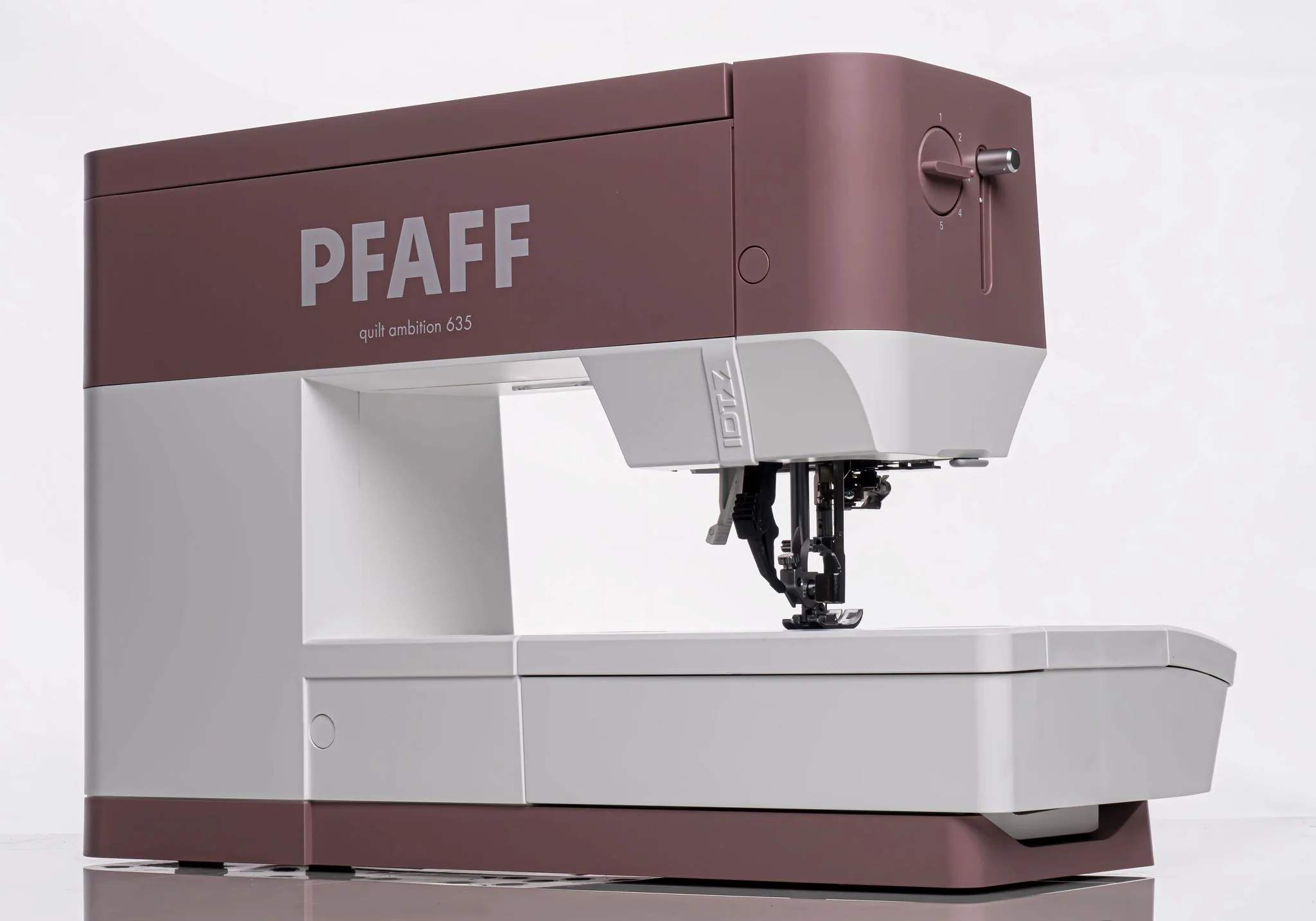 PFAFF® quilt ambition™ 635 Sewing Machine - Image 13