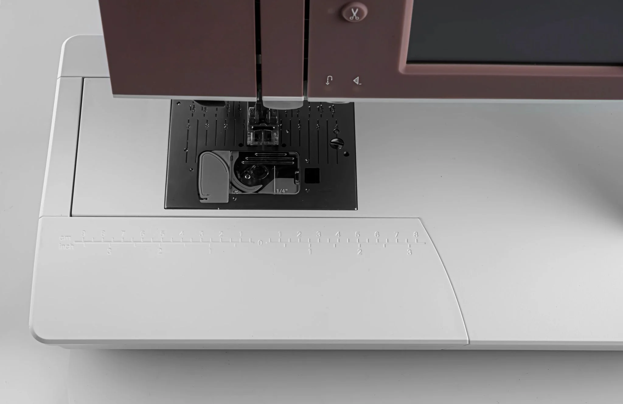 PFAFF® quilt ambition™ 635 Sewing Machine - Image 6