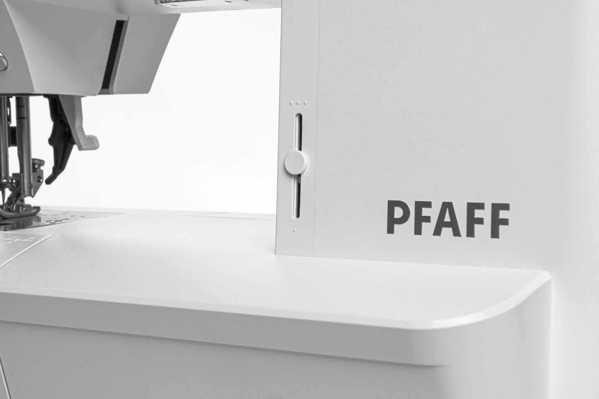 PFAFF® quilt ambition™ 635 Sewing Machine - Image 7