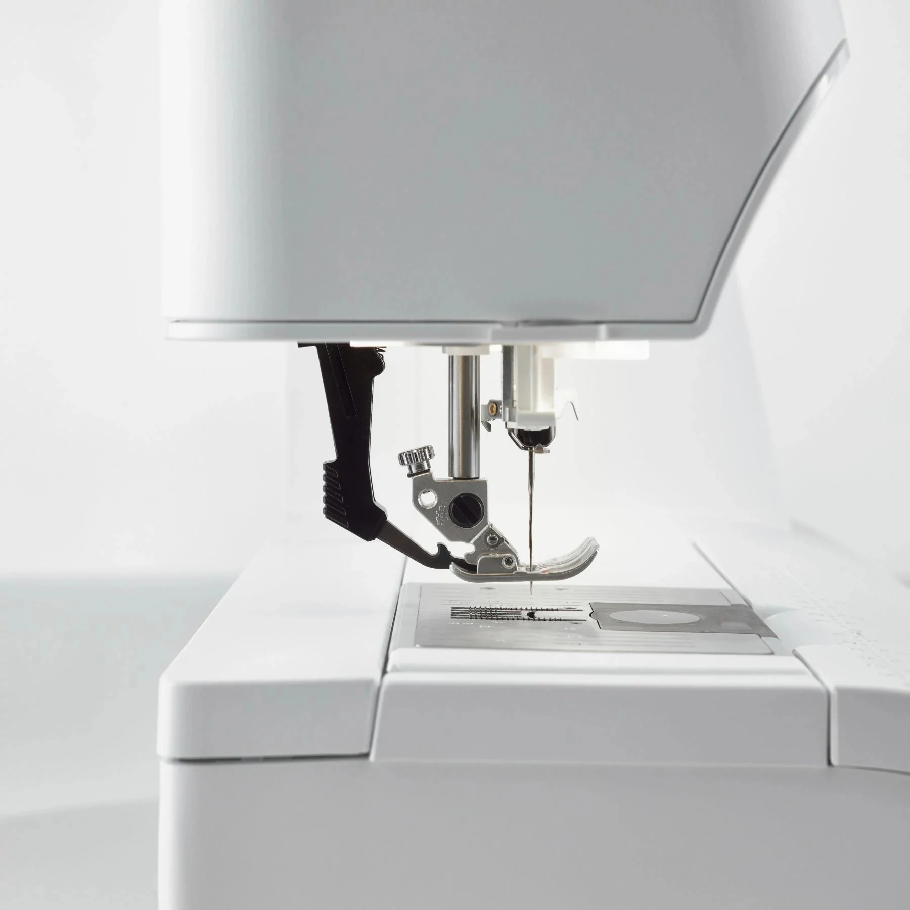 PFAFF® quilt expression™ 720 Special Edition Sewing Machine - Image 5