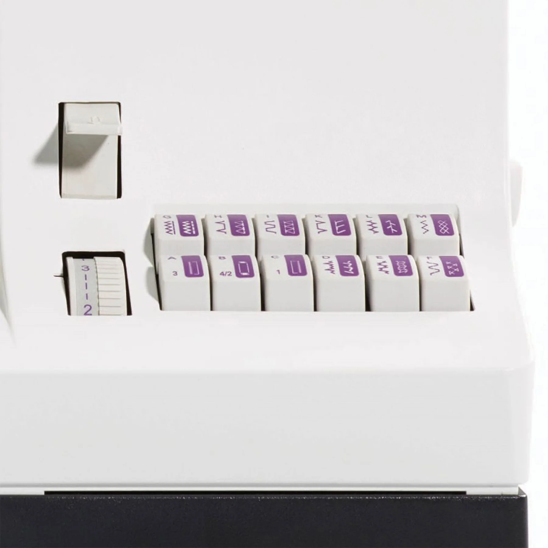 PFAFF® select™ 4.2 Sewing Machine - Image 5