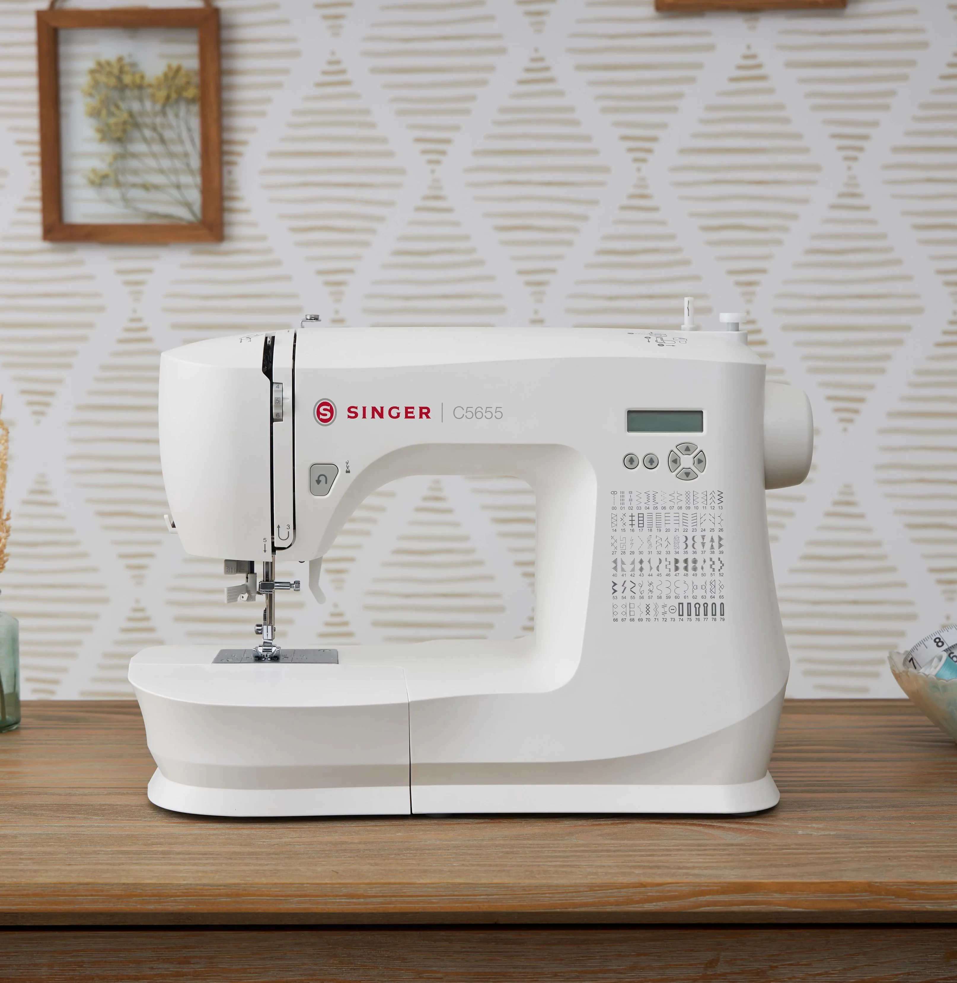 SINGER® C5655 Sewing Machine - Image 7