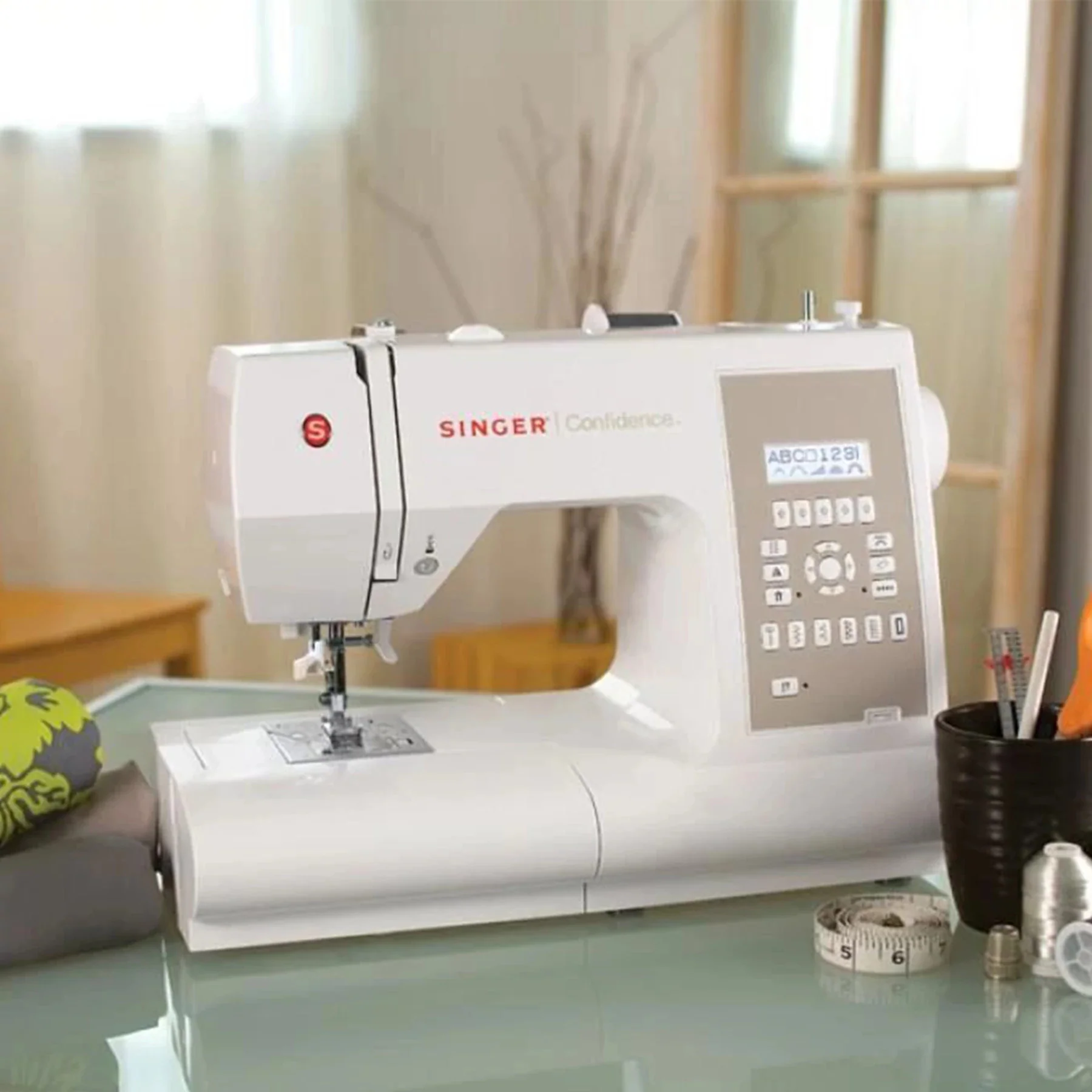 SINGER® Confidence™ 7470 Sewing Machine - Image 4