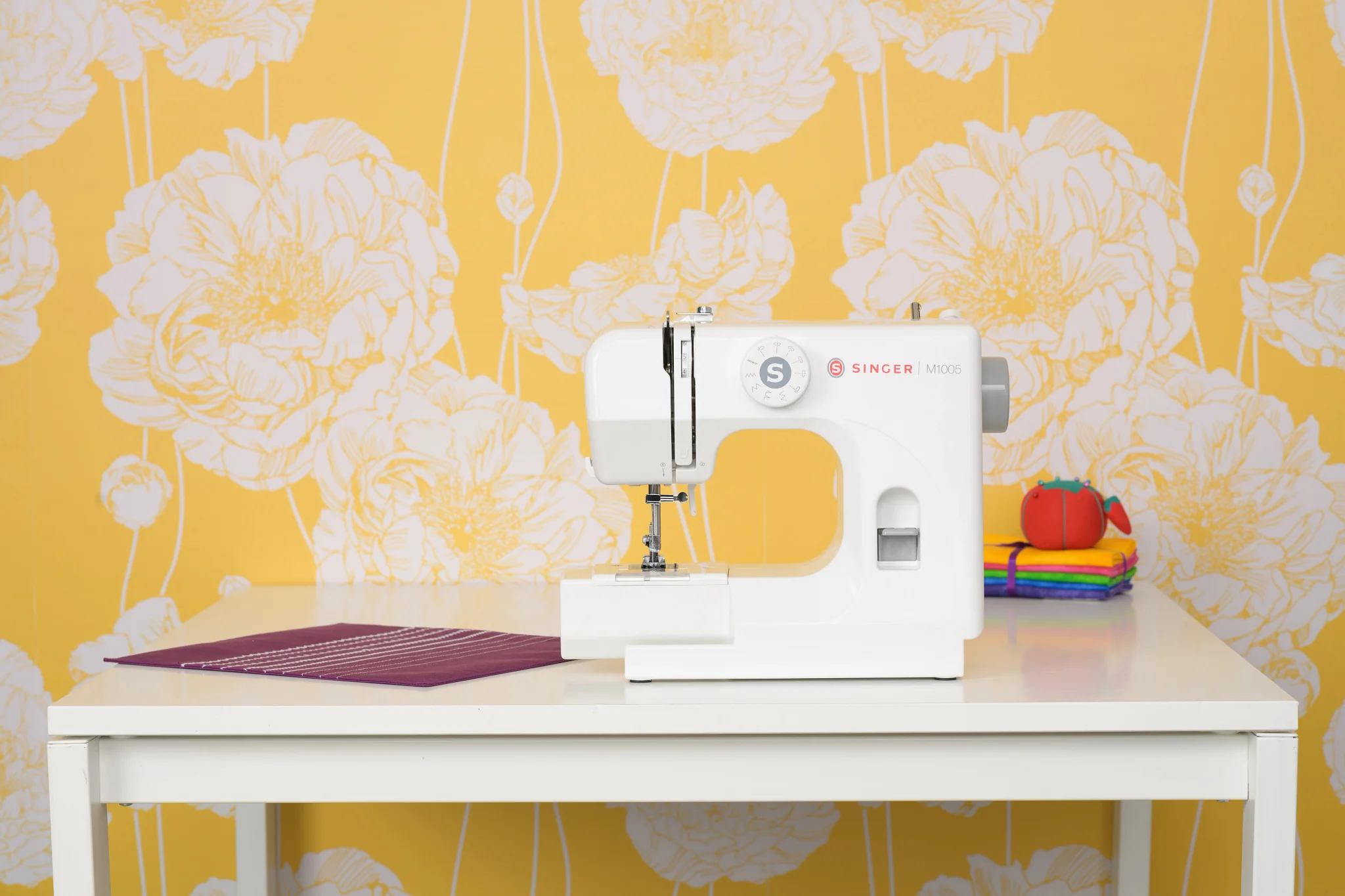 SINGER® M1005 Mending Machine - Image 3