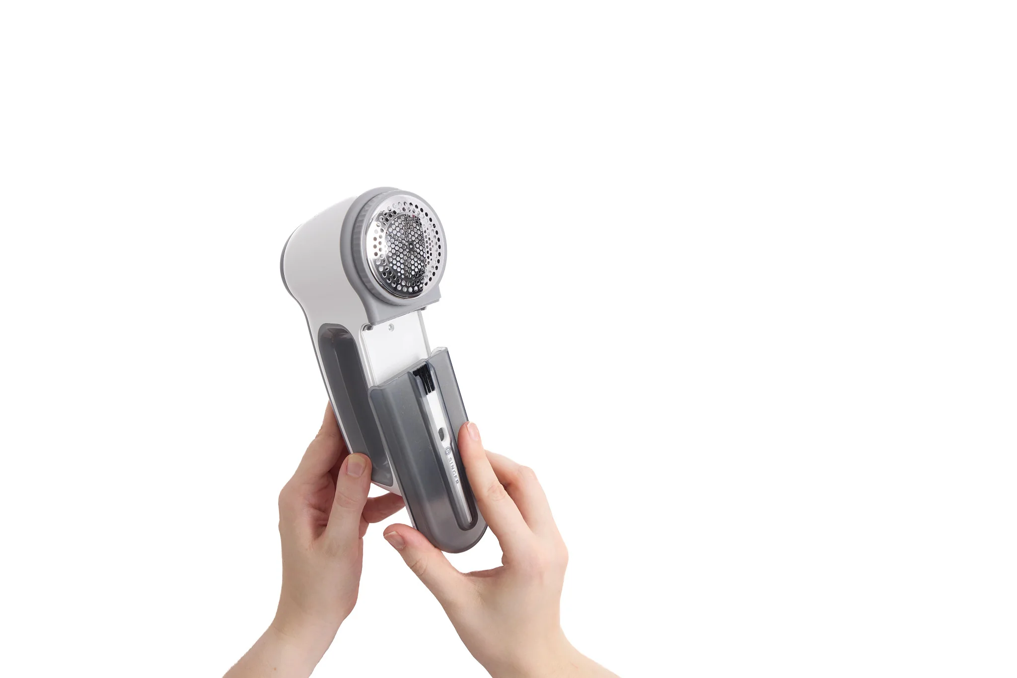SINGER® Rechargeable Lint Remover - Image 6