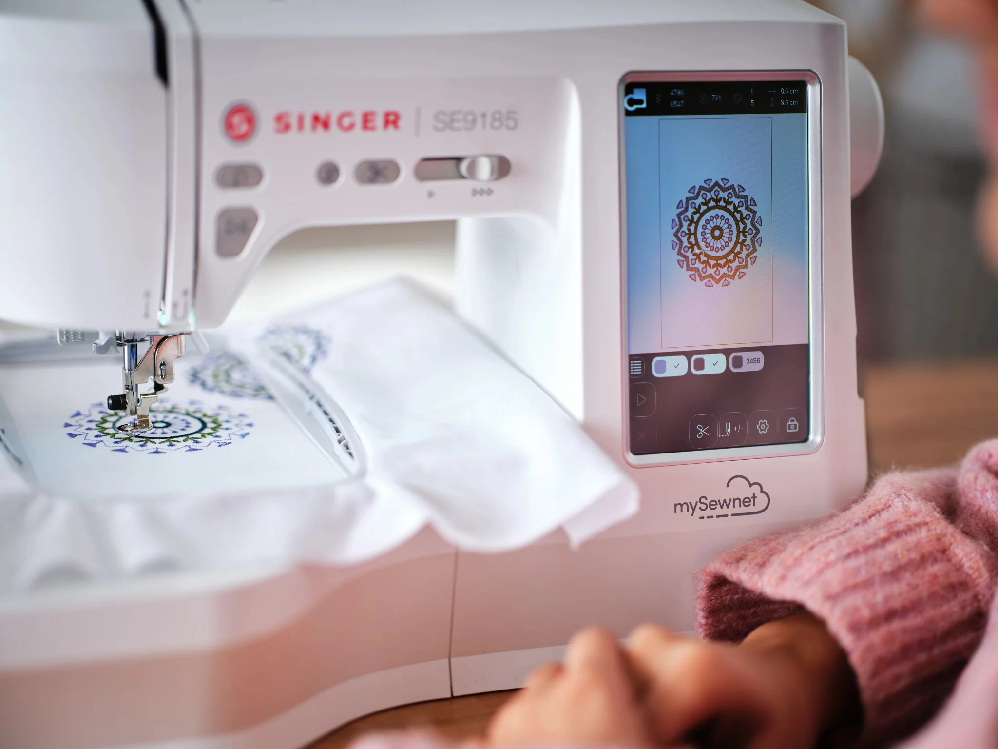 SINGER® SE9185 Sewing and Embroidery Machine - Image 12