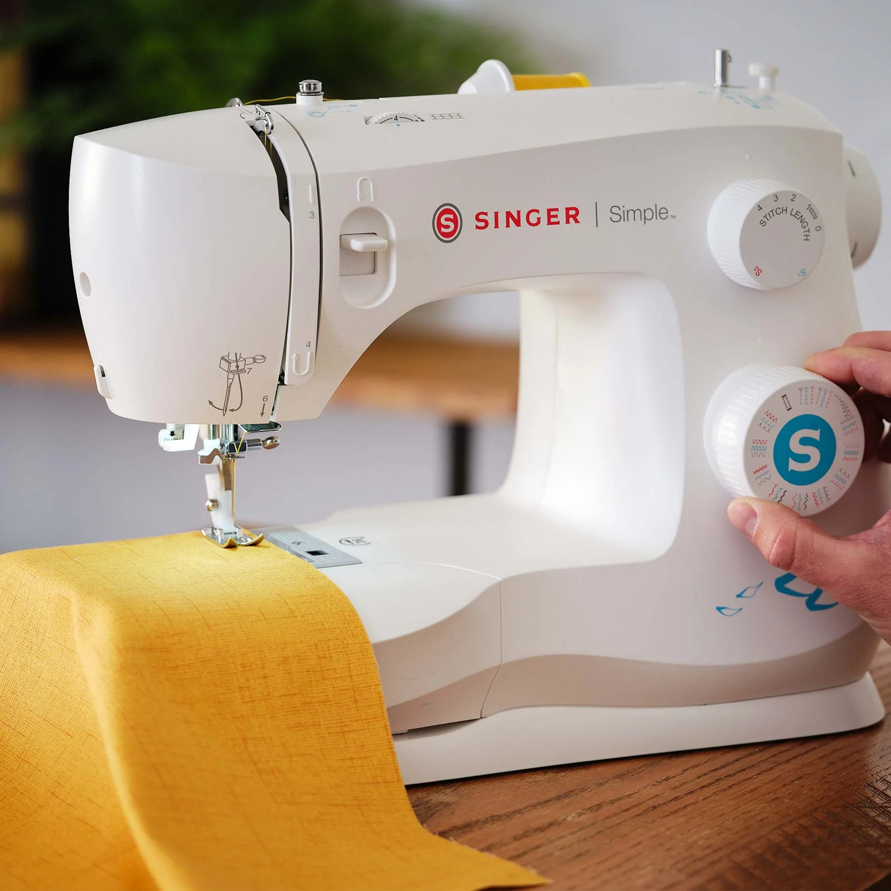 SINGER® Simple™ 3337 Sewing Machine - Image 6