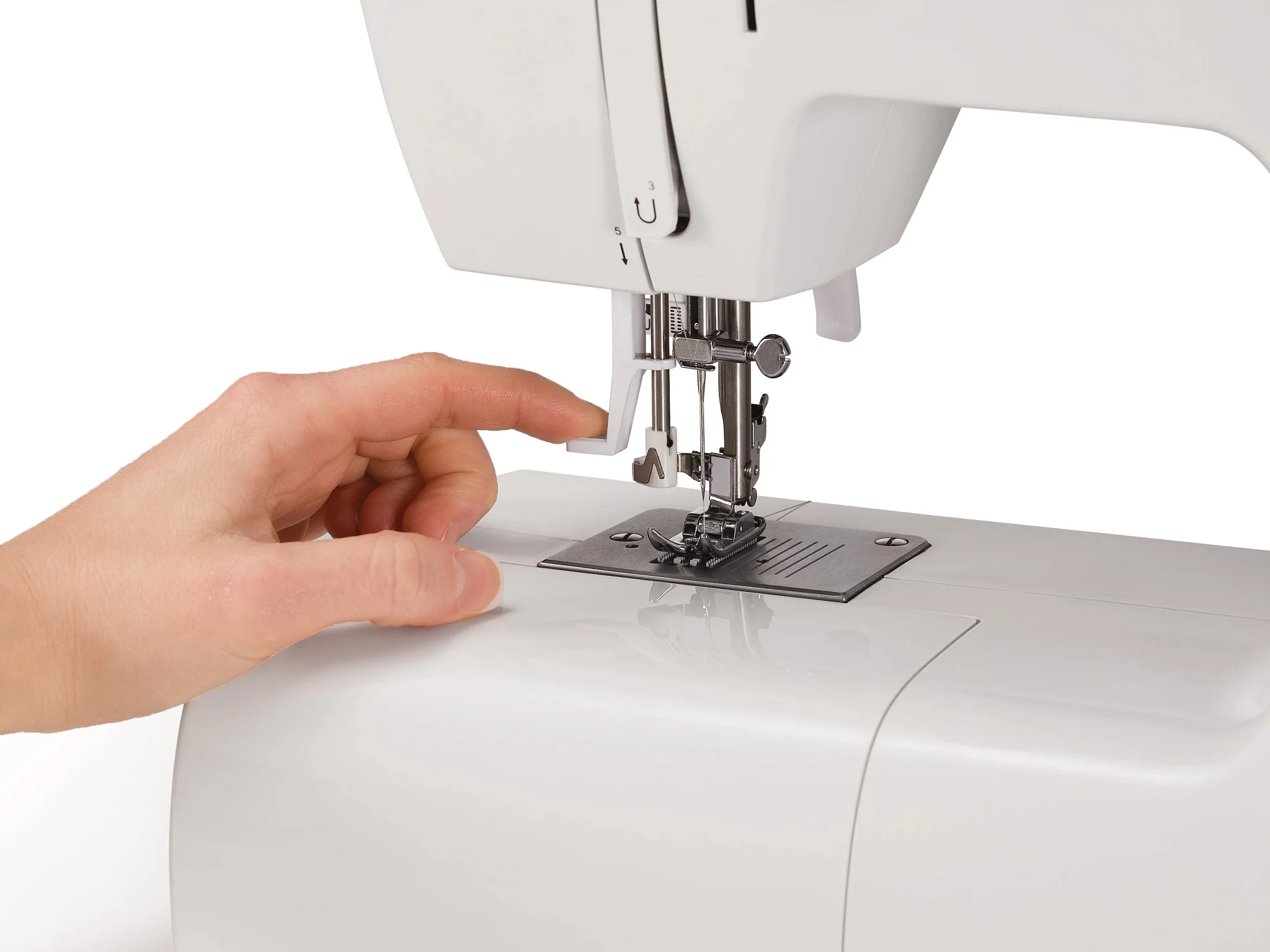 SINGER® Tradition™ 2282 Sewing Machine - Image 2